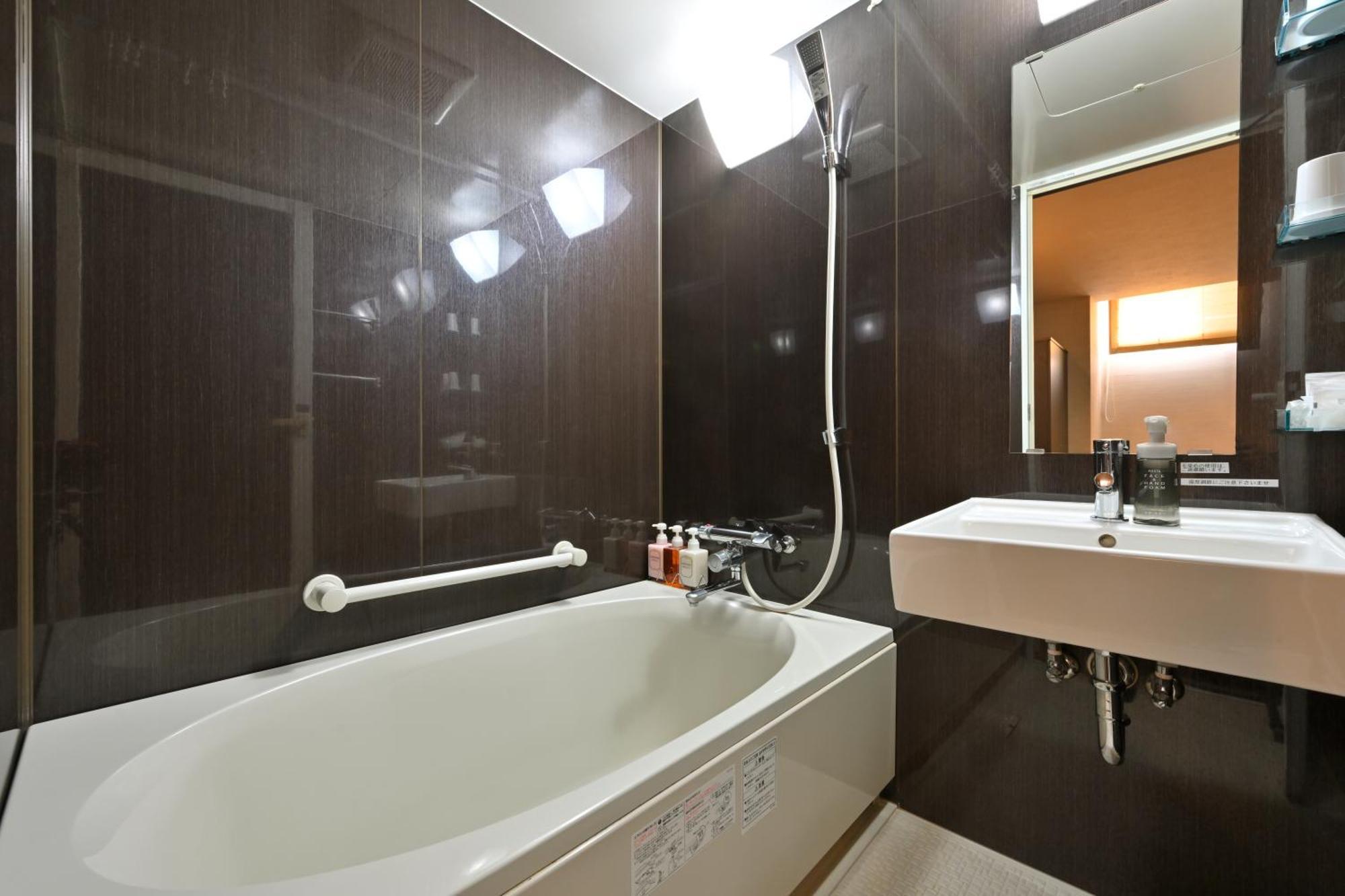 Wakayama Urban Hotel Экстерьер фото